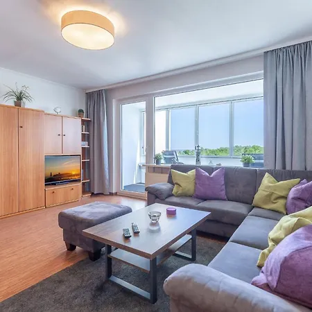 Haus Atlantic, 410 *